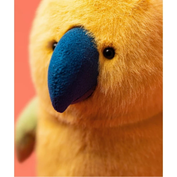 133136
